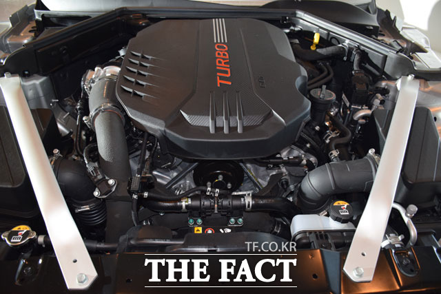 스팅어 3.3 터보 GT 트림에 탑재된 가솔린 람다 V6 3.3 트윈 터보 직분사 엔진.