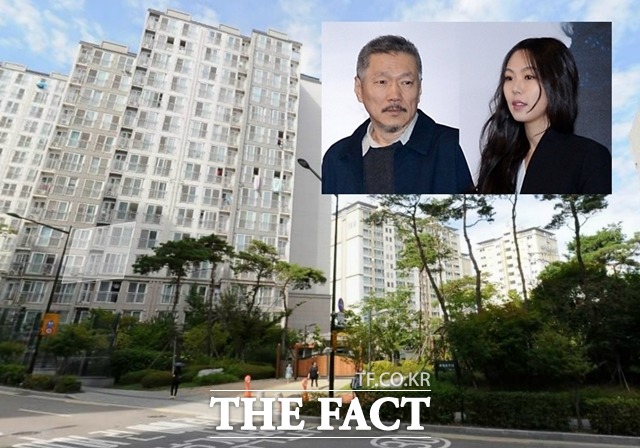 홍상수 감독과 배우 김민희(오른쪽)는 지난 3월 열린 영화 밤의 해변에서 혼자 언론배급시사회에서 연인 사이라는 사실을 공식적으로 인정했다. /남용희 기자