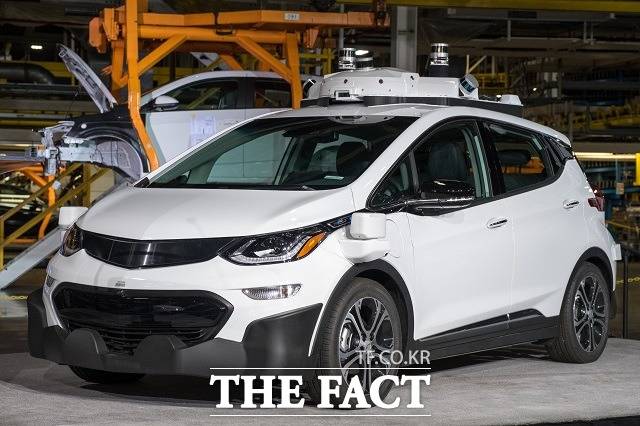 GM이 업계 최초로 자율주행 시스템을 탑재한 자율주행 시험 차량의 대규모 생산에 성공했다고 14일 밝혔다. /쉐보레 제공