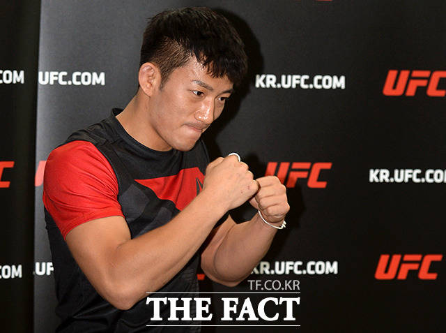 지난해 11월 UFC에 데뷔한 곽관호가 17일 싱가포르에서 열린 UFC 파이트 나이트 111에서 데뷔전 패배에 이어 또다시 패배했다. /더팩트DB