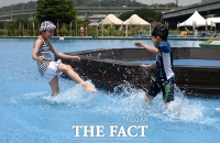 [TF사진관] '폭염속 오아시스!' 한강 야외수영장 개장