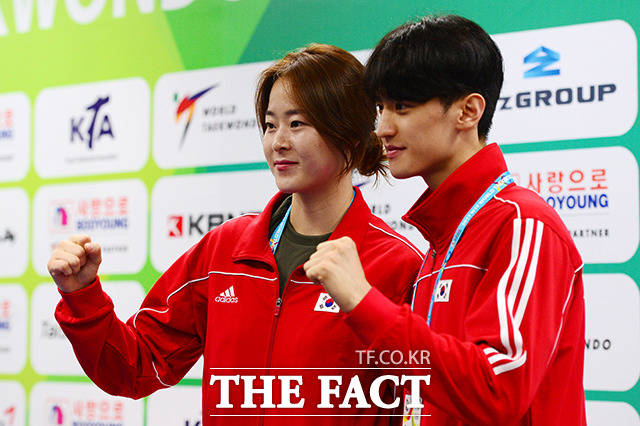 세계태권도선수권대회에 출사표를 던진 오혜리(왼쪽)과 이대훈 선수