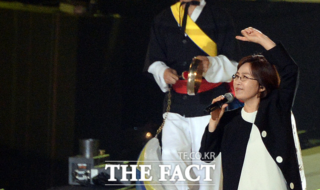 국민 가수 이선희의 데뷔곡 J에게를 소개하는 등 전 국민적 사랑을 받았던 1세대 DJ 박원웅이 24일 지병으로 숨을 거뒀다. /더팩트DB