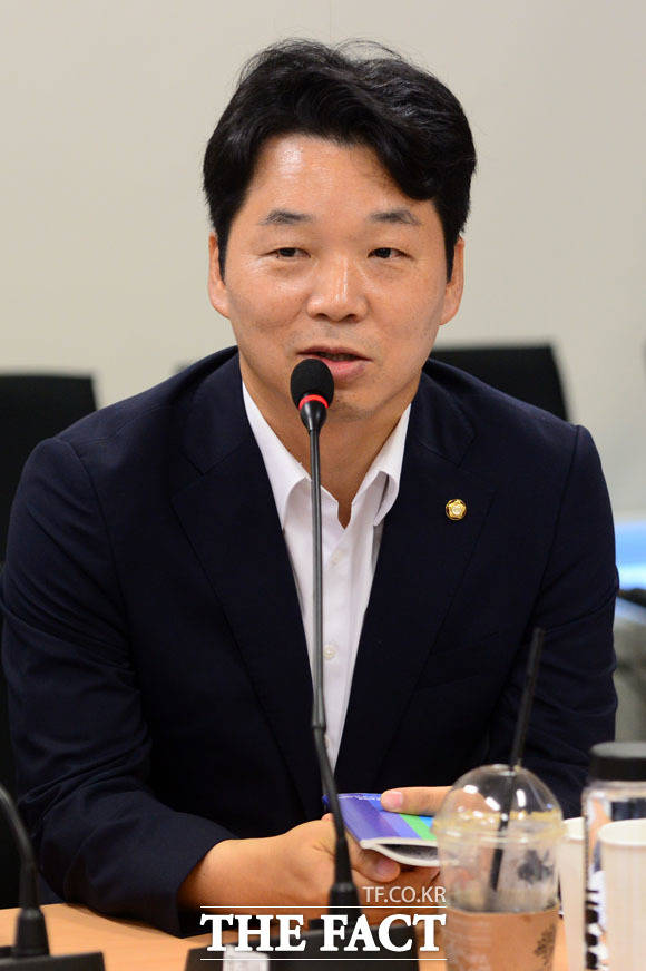 발언하는 김병관 의원