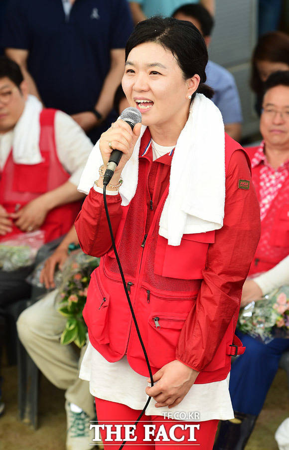 3일 경기도 남양주시에서 열린 자유한국당 전당대회에서 최고위원으로 선출된 류여해 최고위원이 당선 소감을 밝히고 있다. /배정한 기자