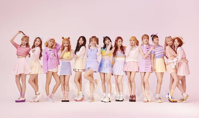 그룹 우주소녀. 우주소녀는 상큼 발랄한 썸머송 키스 미를 오는 14일 공개한다. /스타쉽엔터테인먼트 제공