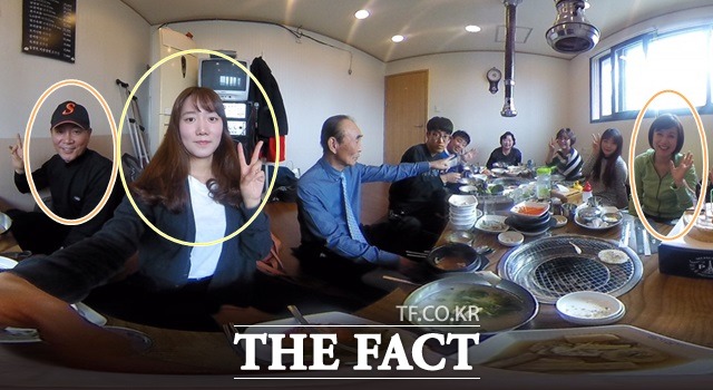 이봉원은 딸 이유리의 연예계 진출에 할머니 할아버지가 더 적극 후원하고 있다고 밝혔다. 왼쪽부터 이봉원, 이유리, 박미선(원안)과 할아버지 등 그외 가족들. /더팩트 DB