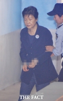  박근혜 전 대통령, 재판 첫 불출석 왜?…이재용 '법정대면' 무산