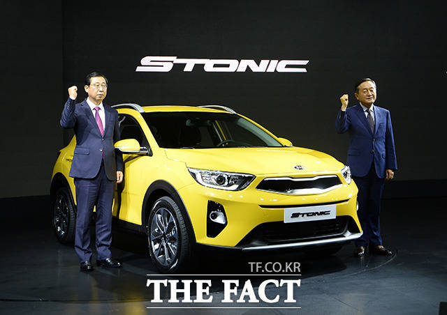 기아자동차가 13일 오전 서울 광진구 워커힐 호텔 비스타홀에서 소형 SUV 스토닉 출시 행사를 열고 본격적인 판매에 돌입했다. /임세준 기자
