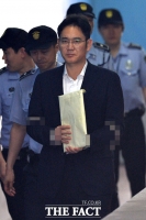 [TF포토] 박 전 대통령 '강제 구인' 앞두고 이재용 출석