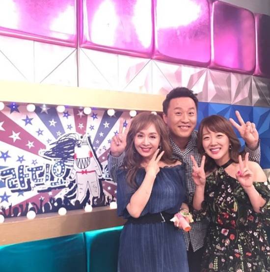 배우 서민정(오른쪽)이 25일 정준하(가운데), 박해미와 찍은 사진을 공개했다. 세 사람은 26일 오후 11시 10분 방송될 MBC 라디오스타에 출연한다. /서민정 인스타그램 캡쳐