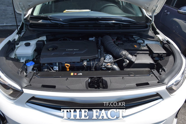 스토닉의 1.6 디젤엔진은 4000rpm에서 110마력의 최고출력을, 실용 영역인 1750~2500rpm에서 30.6kg·m의 최대토크를 발휘한다. /장병문 기자