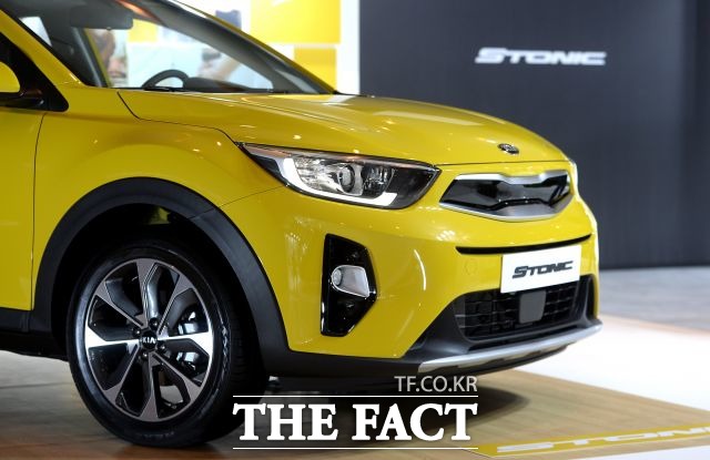 기아자동차는 어려운 대내외 경영 환경 속에서  스팅어와 스토닉 등 경쟁력 있는 신차와 고부가가치 차종 판매 확대를 바탕으로 판매량을 늘려나간다는 계획이다. /임세준 기자