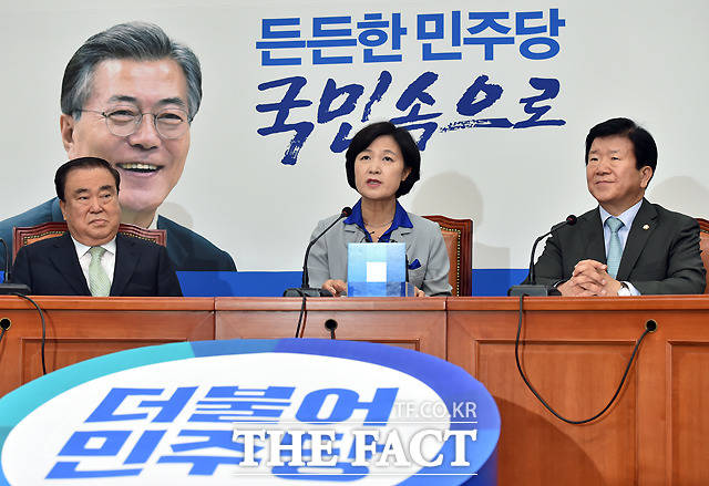 추미애 더불어민주당 대표는 8일 권리당원 투표비율을 황금비율이라 부르며 오해를 야기할 수 있는 일은 하지 않겠다며 논란을 일축했다. /이새롬 기자