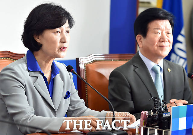 추미애 더불어민주당 대표가 8일 트위터에 자신이 추진하는 혁신안에 대한 우려의 목소리가 쇄도하자, 더불어민주당은 당대표 개인의 사당이 아니다고 반박했다. /더팩트DB