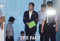  [이재용 재판] '뇌물죄' 다투던 특검, 구형은 '재산국외도피' 강조 왜?