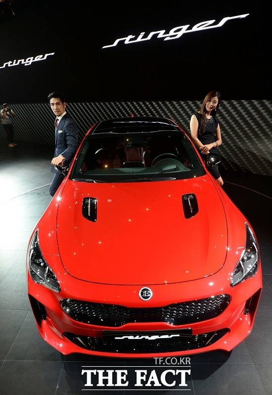 스팅어는 지난 5월 출시 이후 지난 14일 기준 누적 계약 대수 5076대를 기록하는 등 좋은 반응을 얻고 있다. /더팩트 DB