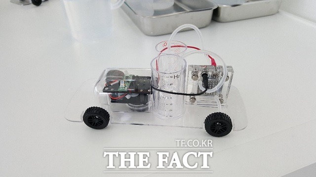 수소전기하우스에는 어린이들이 수소전기차의 구동원리를 이해하고, 이를 직접 체험할 수 있는 별도의 공간 어린이 과학체험교실이 마련돼 있어 아이들에게 학습의 기회도 제공한다.