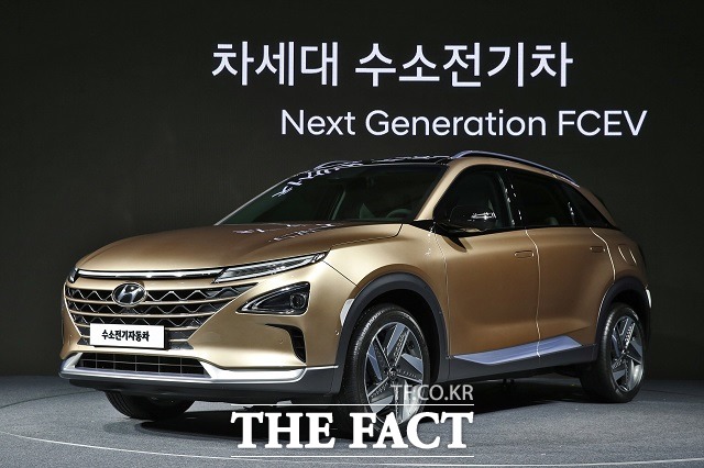 현대자동차가 17일 서울 여의도 63컨벤션센터에서 차세대 수소전기차 미디어 설명회를 열고 차세대 수소전기차를 세계 최초로 공개했다. /현대자동차 제공