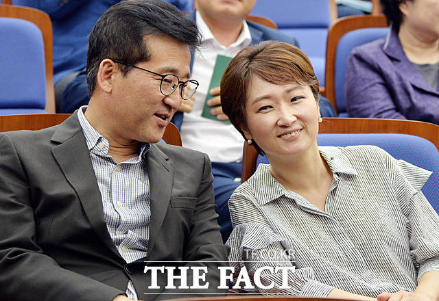 항소심에서  당선무효에 해당하는 벌금형을 받은 최명길(왼쪽) 국민의당 의원은 23일 대법원에 상고할 것이라고 밝혔다. /문병희 기자
