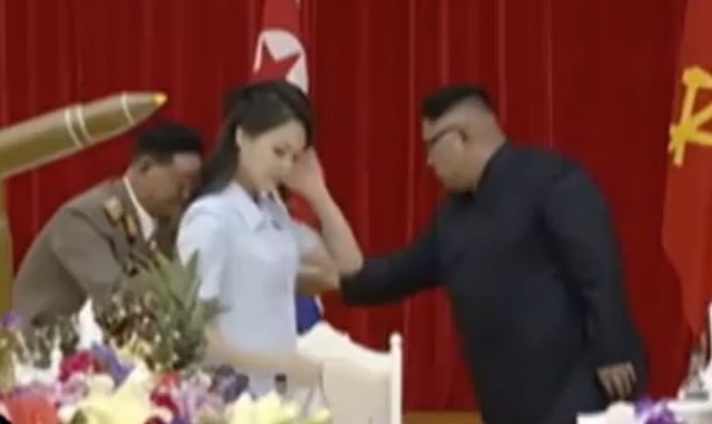 리설주 셋째 출산. 김정은 북한 노동당 위원장의 부인 리설주가 올 2월 셋째를 출산했다고 국가정보원이 밝혔다. /조선중앙TV