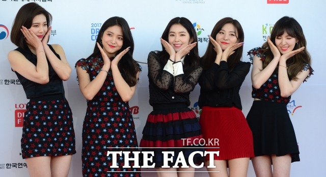 그룹 레드벨벳은 에스엠타운 라이브 월드 투어 인 서울에서 빨간 맛을 최초 공개한다. /더팩트 DB