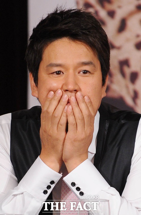 변우민은 당시 방송에서 1982년생 정애연에 대해 나이로만 보면 내가 l아내에게 큰 언니 뻘이라고 말해 스튜디오를 깜짝 놀라게 만들었다. /더팩트 DB