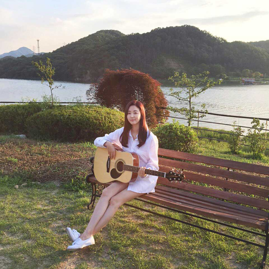 김사랑 측은 횡단번호를 천천히 건너던 중에 신호가 바뀌었다고 주장했다. /브레이브