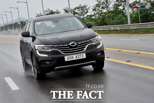 6일 시승한 르노삼성자동차 중형 SUV QM6 가솔린 모델은 정숙성, 경제성엔 합격점을 주기에 충분했지만, 상대적으로 가속력은 부족했다. /인천=진영석 기자