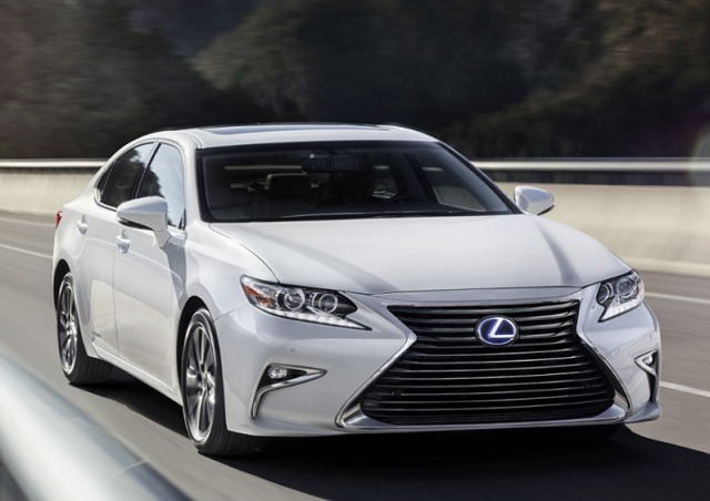 2000년대 전성기를 구가했던 렉서스는 ES300h가 올해 5월 한국 수입자동차 시장에서 하이브리드 모델 최초로 월 판매량 1위에 오르며 반등하기 시작했다. /렉서스 홈페이지 캡처