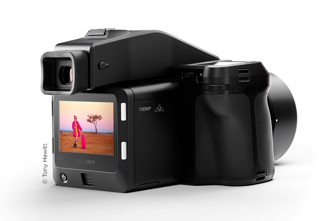 세계적인 중형 디지털 카메라 제조사 페이즈원(PHASE ONE)의 신제품 1억만화소 IQ3 100MP 트라이크로메틱(Trichromatic) 디지털백. / 사진제공=KP Yours (케이피유어스)