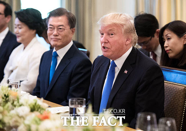 도널드 트럼프 미국 대통령이 11월 3~14일까지 한국을 포함한 아시아 5개국 순방에 나선다. 트럼프 대통령은 지난 6월 29일(현지시각) 미국 워싱턴 백악관에서 문재인 대통령(왼쪽)과 한미 정상회담을 가졌다. /게티이미지 제공