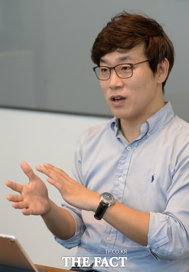 함영철 펄어비스 전략기획실장은 지난달 25일 경기도 안양시 펄어비스 사무실에서 진행된 <더팩트>와의 인터뷰에서 게임은 영화·음악보다 해외로 진출하기 쉬운 콘텐츠 산업이라고 말했다. /안양=임세준 기자