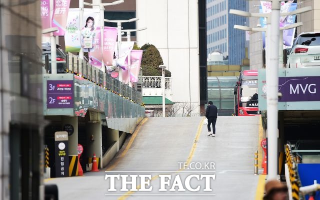 사드 보복 여파로 국내 관광업계는 물론 현지에서 사업을 영위하는 다수 대기업도 고심이 깊어지고 있다.