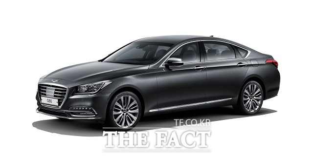 제네시스가 상품성을 대폭 개선한 2018년형 G80을 출시했다고 16일 밝혔다. /제네시스 제공