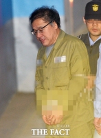 [TF포토] 박근혜 전 대통령, 재판 불출석…'고개 떨군 안종범'