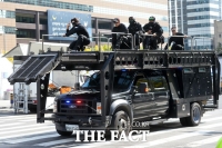 [TF사진관] 광화문에서 펼쳐지는 경찰특공대의 '대테러 작전'