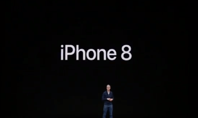 국내 이동통신 3사는 오는 27일 오전부터 아이폰8과 아이폰8플러스에 대한 사전 예약 판매를 시작한다. 사진은 아이폰8 시리즈를 소개하고 있는 팀쿡 애플 최고경영자(CEO). /애플 생중계 영상