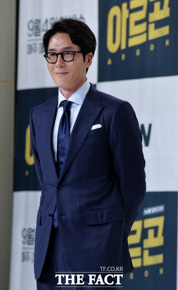 김주혁은 최근 종영된 tvN 아르곤 인터뷰 때 연인 이유영과의 결혼에 대해 언급했으며 이제야 연기가 재미있어졌다고 말하기도 했다. /이덕인 기자