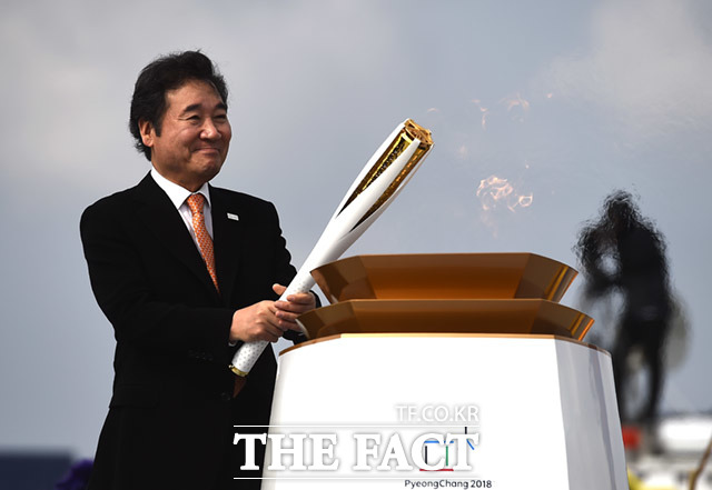 2018 평창 동계올림픽 성화봉송 행사에 참석하고 있는 이낙연 국무총리