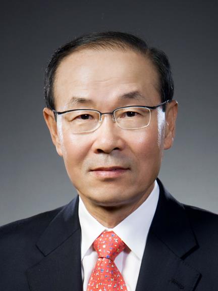 손해보험협회는 지난달 31일 총회를 개최하고 김용덕 전 금융감독위원장을 차기 회장으로 선임했다. /손해보험협회 제공