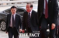 [TF포토] 국회 찾은 '김이수 헌재소장 권한대행'