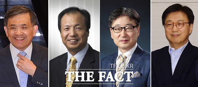 정기 인사에 앞서 권오현, 신종균, 윤부근 3인의 대표이사가 용퇴를 선언하며 세대교체 신호탄을 쏘아 올린데 이어 4일 이인용 사장도 스스로 커뮤니케이션팀장직에서 물러나겠다는 뜻을 밝혔다. /더팩트 DB