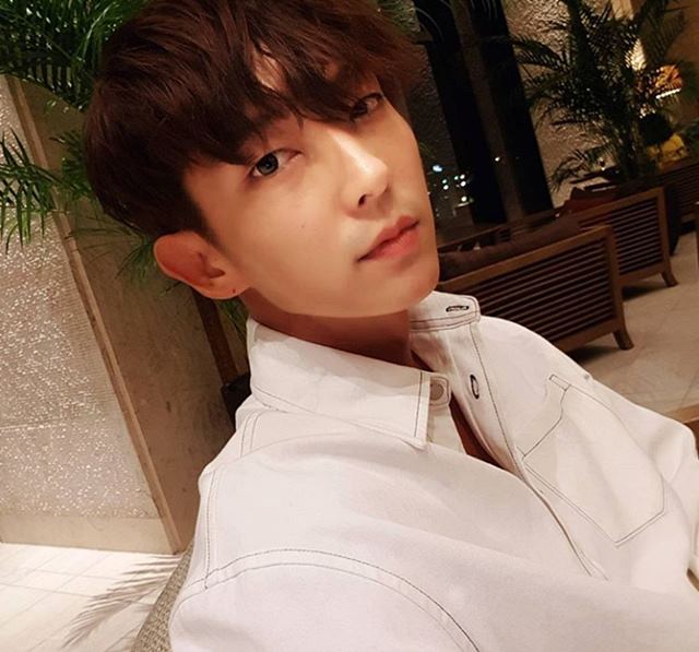 이준기 근황 공개. 배우 이준기가 드라마 종영 후 휴식을 취하고 있는 가운데 여행 간 곳에서 찍은 사진을 공개했다./이준기 인스타그램