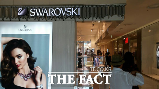 신세계백화점 인천점은 전국 신세계백화점 매장 중 강남점, 센텀시티점, 본점에 이어 매출 4위를 기록하고 있다. 사진은 신세계백화점 인천점 내부. /더팩트DB