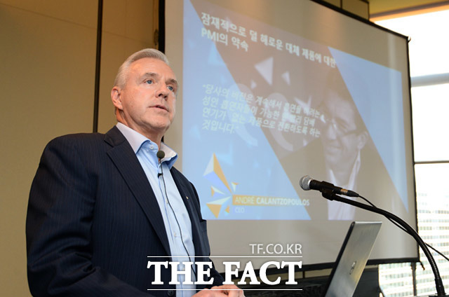 필립모리스인터네셔널 의학담당 수석 미카엘 프란존 박사가 14일 오후 서울 종로구 포시즌스호텔에서 열린 아이코스 유해성 관련 연구 결과 발표 간담회에 참석해 발언을 하고 있다. /임세준 기자