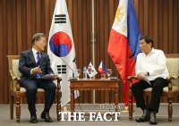 [TF포토] 문재인 대통령, 필리핀 대통령과 정상회담