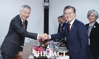 [TF포토] 문재인 대통령-리셴룽 총리, '한-싱가포르 정상회담'