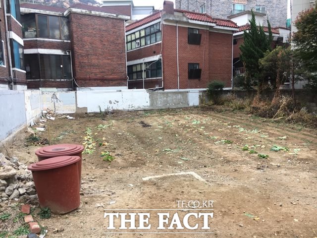 당초 유치원은 학부모들에게 해당 공터에 요양병원을 설립할 계획이라며 건축 허가가 지연되고 있다고 알렸다. 그러나 취재 결과, 요양병원은 해당 공터가 아닌 유치원 건물 용도 변경을 통해 운영될 예정이었다. /김소희 기자