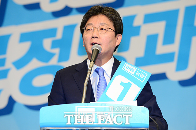 유승민 바른정당 대표는 취임하면서 한국당이 포함된 중도보수통합에 대한 뜻을 밝힌 바 있다. /국회=남용희 기자
